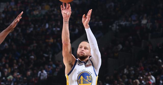 本赛季当艾顿作为最近防守人时，对手命中率下降12.9%（本季艾顿作为最近防守者时，对手命中率被压低12.9%）