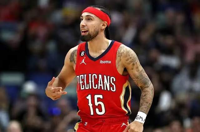 曾引起争议，西安国际足球中心草坪已重新铺设，明年3月达标（争议已成过去：西安国际足球中心草坪完成重铺，预计明年3月达标）