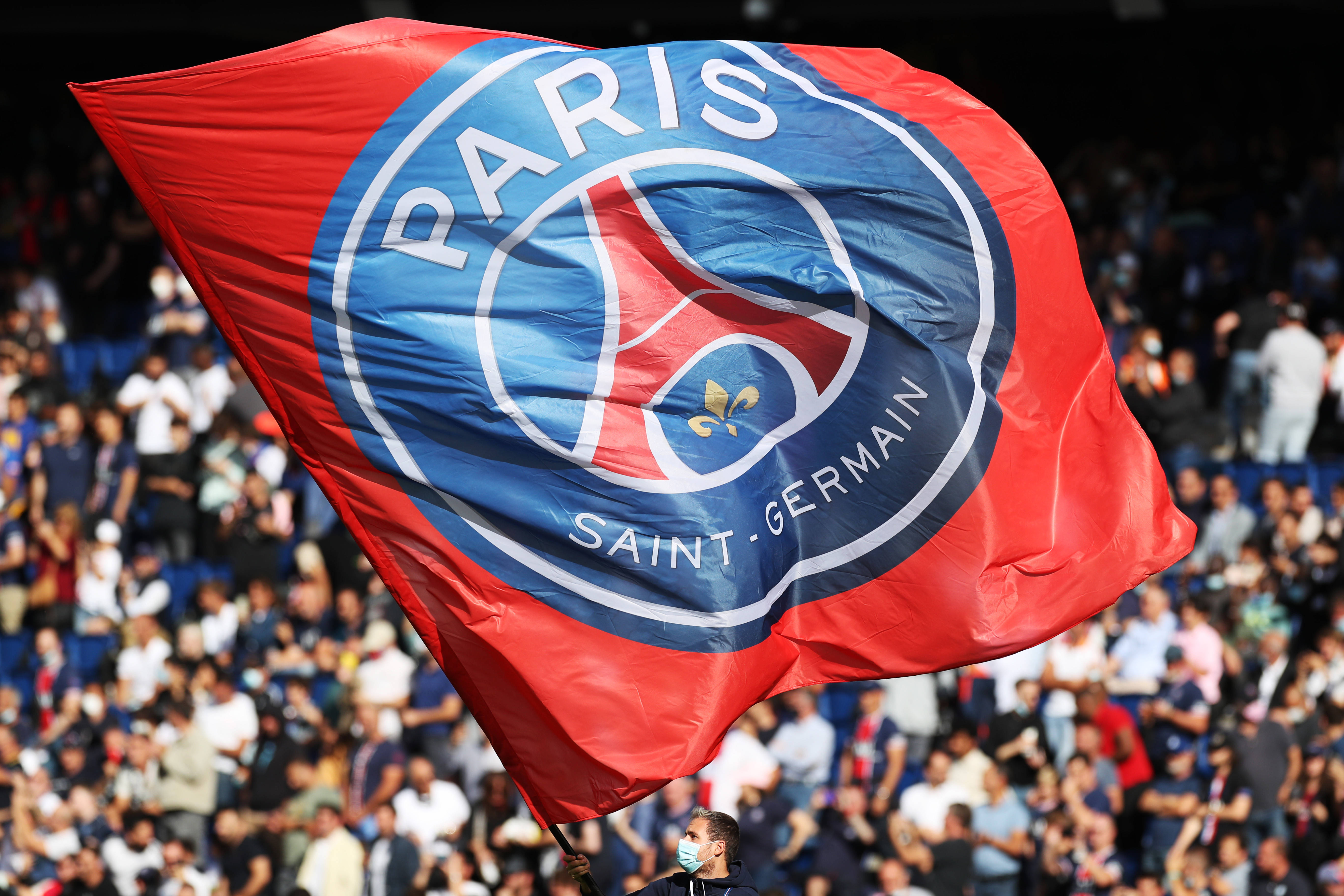 土媒：加拉塔萨雷想在1月引进吕迪格，球员与皇马合同6月到期（土耳其媒体：加拉塔萨雷计划1月引进吕迪格，球员与皇马合同将于6月到期）