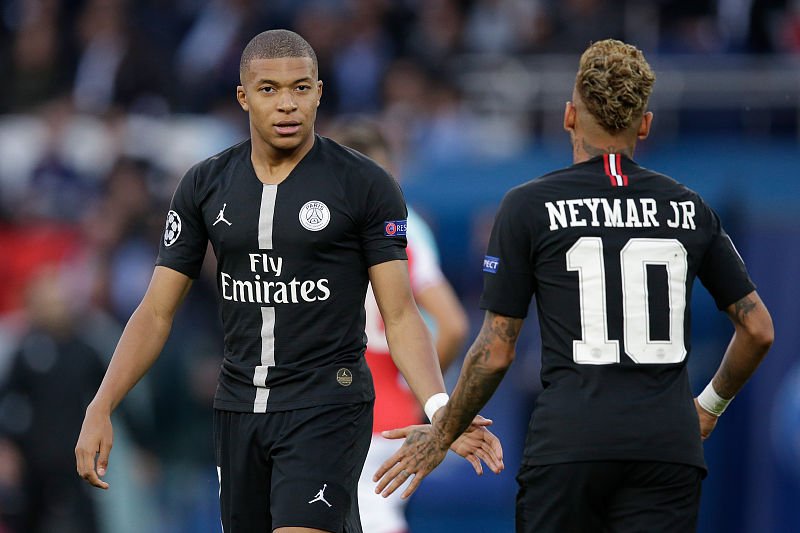 怪不得皇马与利物浦的比赛中蹲坑都蹲不明白（难怪皇马与利物浦这一战让人越看越糊涂）