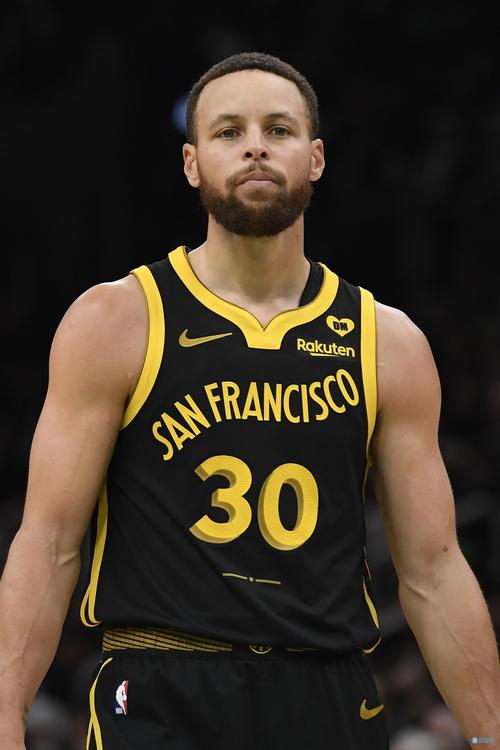 广州足球名宿温志军携手多名现役球员体验盲人足球（广州足坛名宿温志军联合多名现役球员走进盲人足球）