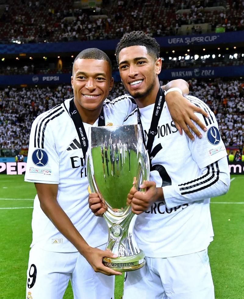 埃斯库德回顾塞维德比：有次去客场，更衣室一股很浓的氨水味（埃斯库德忆塞维利亚德比：一次客场更衣室弥漫刺鼻氨味）